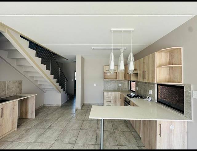 3 BEDROOM TOWNHOUSE FOR SALE IN DIE HEUWEL